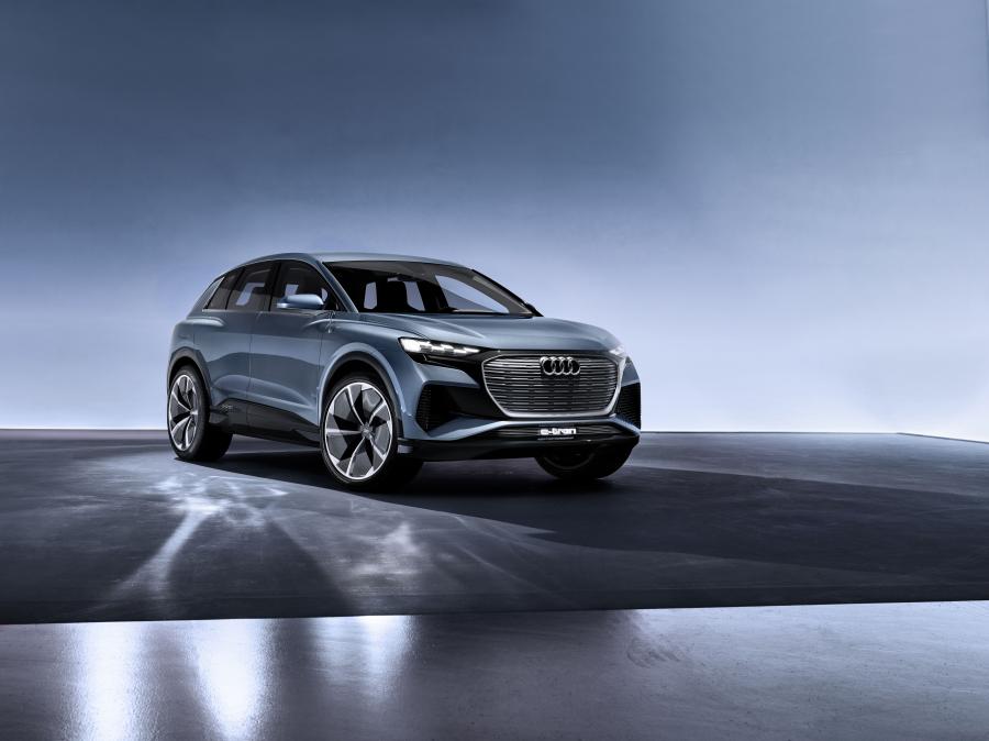  Audi Q4 e-tron Concept 2019 года  (фото 11 из 28)